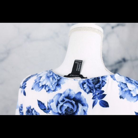 Ivory blue floral short sleeve blouse - Picture 7 of 7